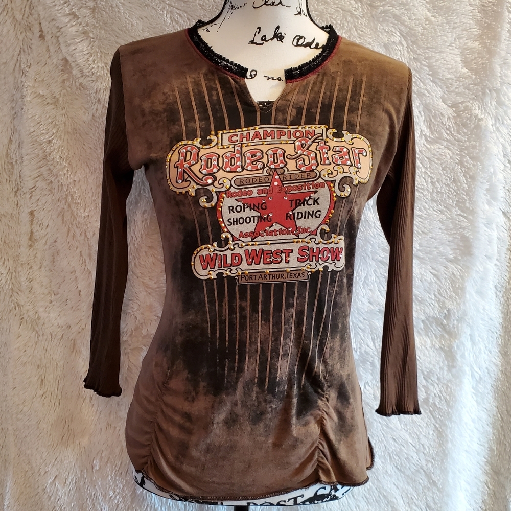 SKINNY MINNIE Graphic Tee - Large